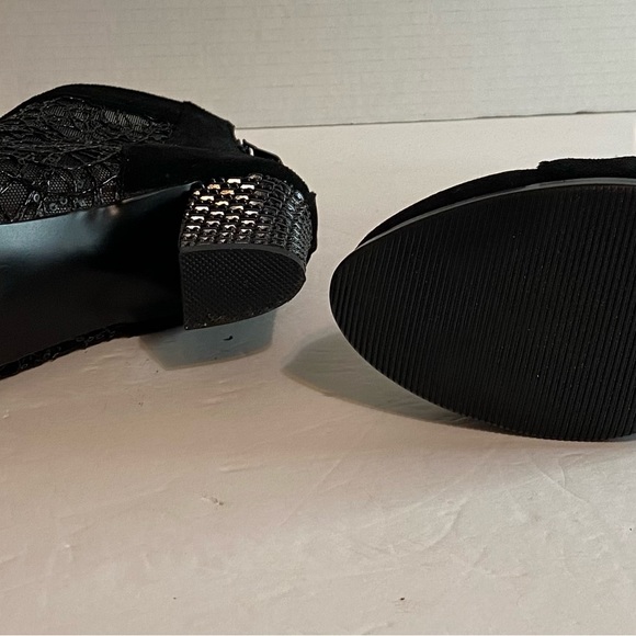 Huaqiang Black Boots with beads and Lace pattern women’s size 9.5  2.5 inch heel - Picture 4 of 11